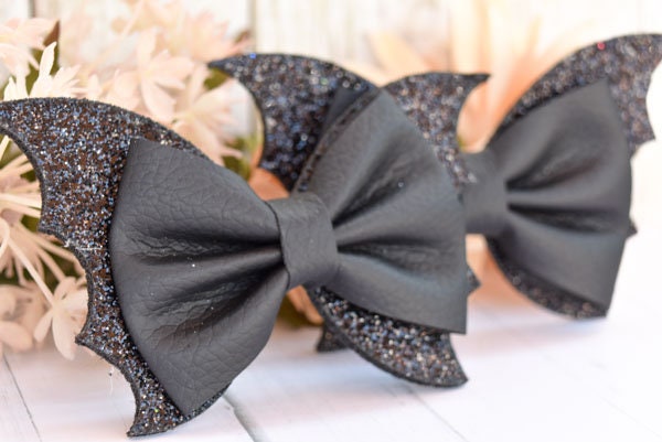 Emo Goth Punk Black Glitter Bat Wing Shape Halloween Bow Hair Barrette Set Girls Women Holiday Hair Accessory Hair Clip