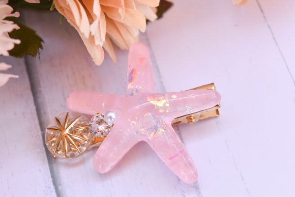 Small Pink Iridescent Flakes Resin Starfish & Rhinestone Gold Color Metal Girls Women Cute Barrette Hair Clip Hair Accessory