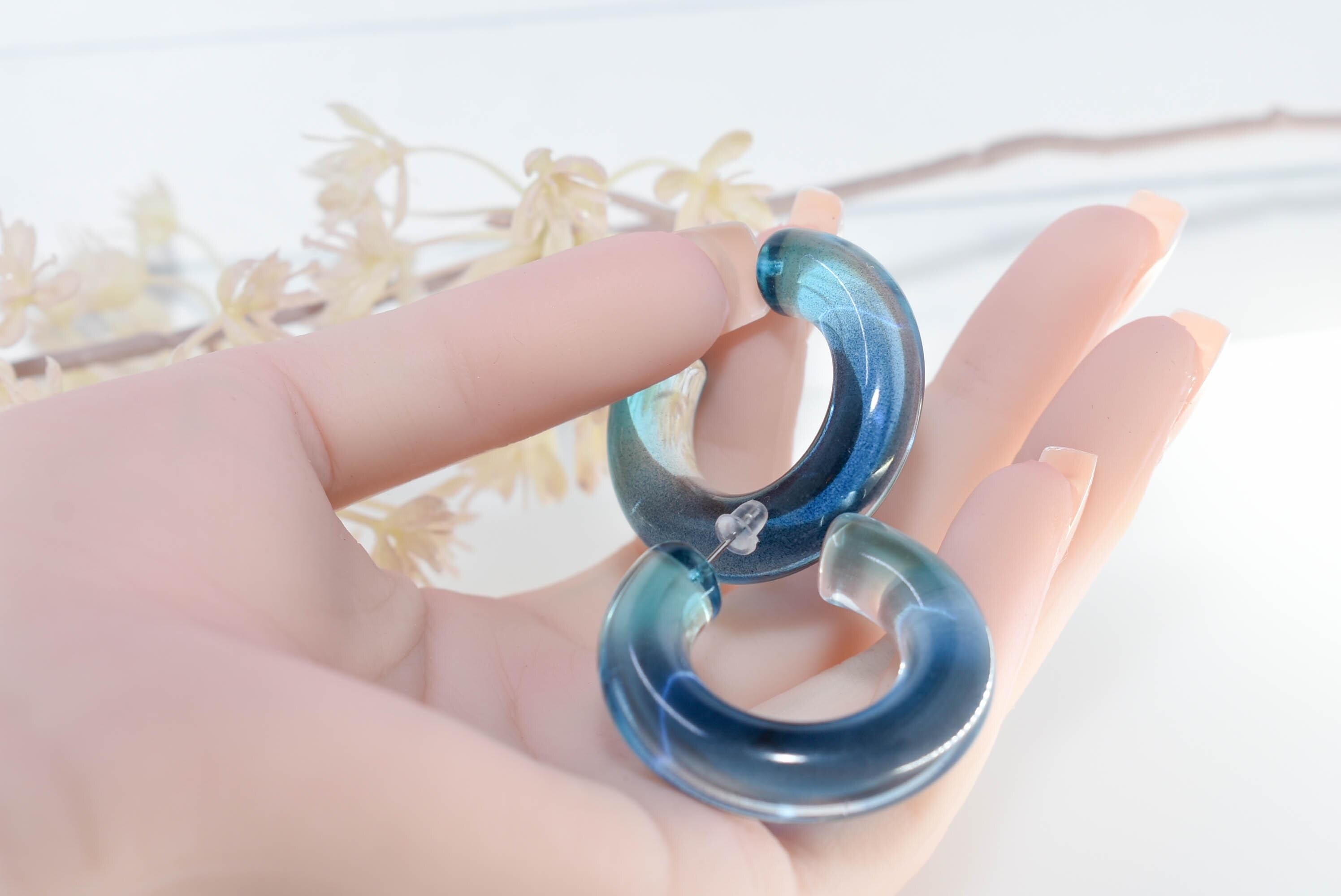 Translucent Gradient Blue Aqua Retro Boho Semi Chunky Lucite Ombre Jelly 1.5" Hoop Earrings