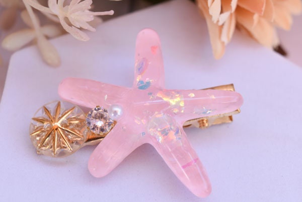 Small Pink Iridescent Flakes Resin Starfish & Rhinestone Gold Color Metal Girls Women Cute Barrette Hair Clip Hair Accessory