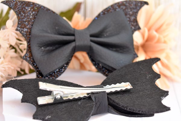 Emo Goth Punk Black Glitter Bat Wing Shape Halloween Bow Hair Barrette Set Girls Women Holiday Hair Accessory Hair Clip