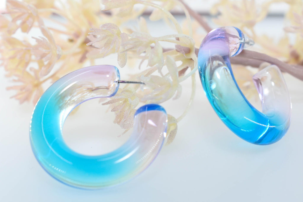 Translucent Gradient Blue Purple Retro Boho Semi Chunky Lucite Ombre Jelly 1.5" Hoop Earrings