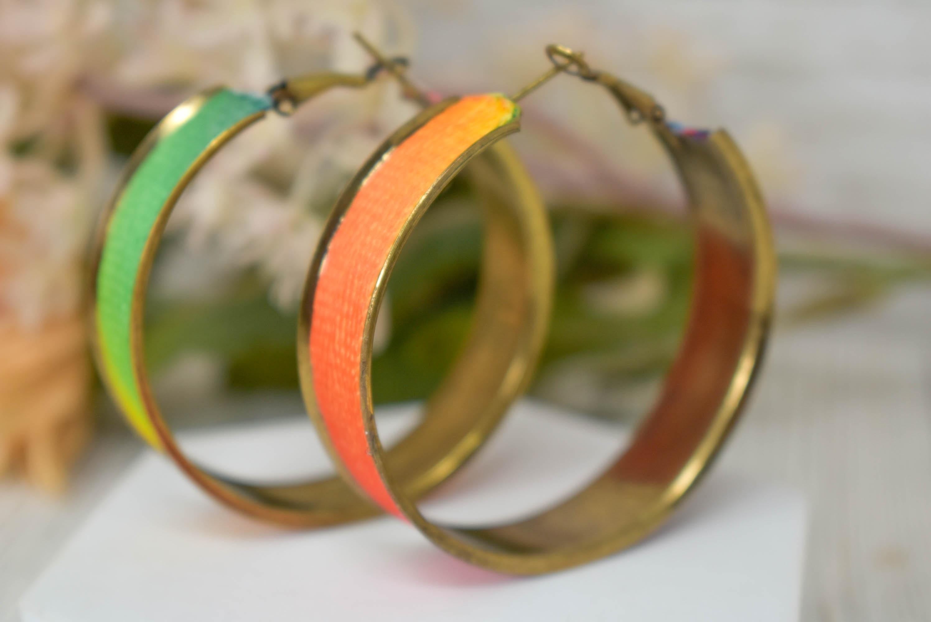 Statement Retro Ombre Gradient Multicolor Fabric Boho Antique Look Lever Back Hoop Earrings Women Gifts Costumes Bachelorette