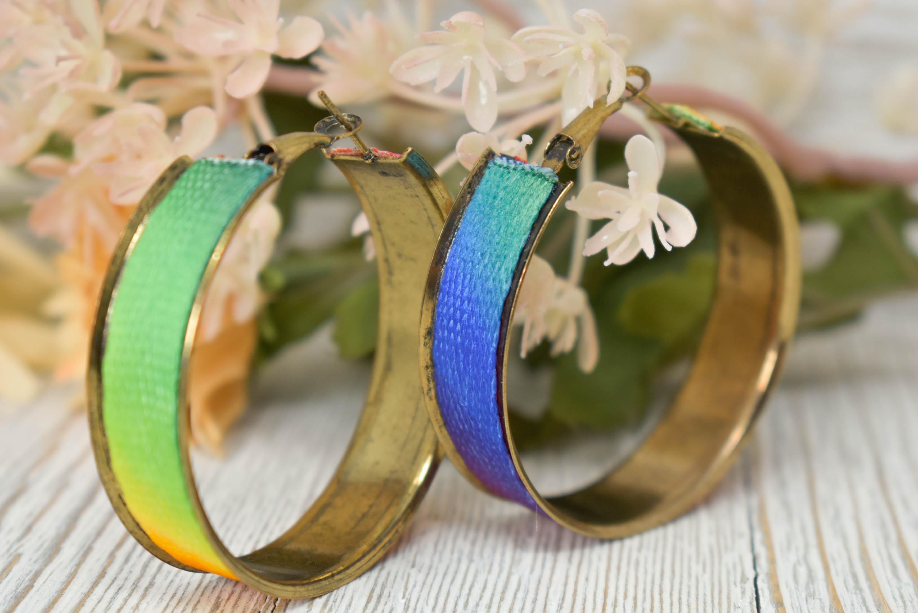 Statement Retro Ombre Gradient Multicolor Fabric Boho Antique Look Lever Back Hoop Earrings Women Gifts Costumes Bachelorette