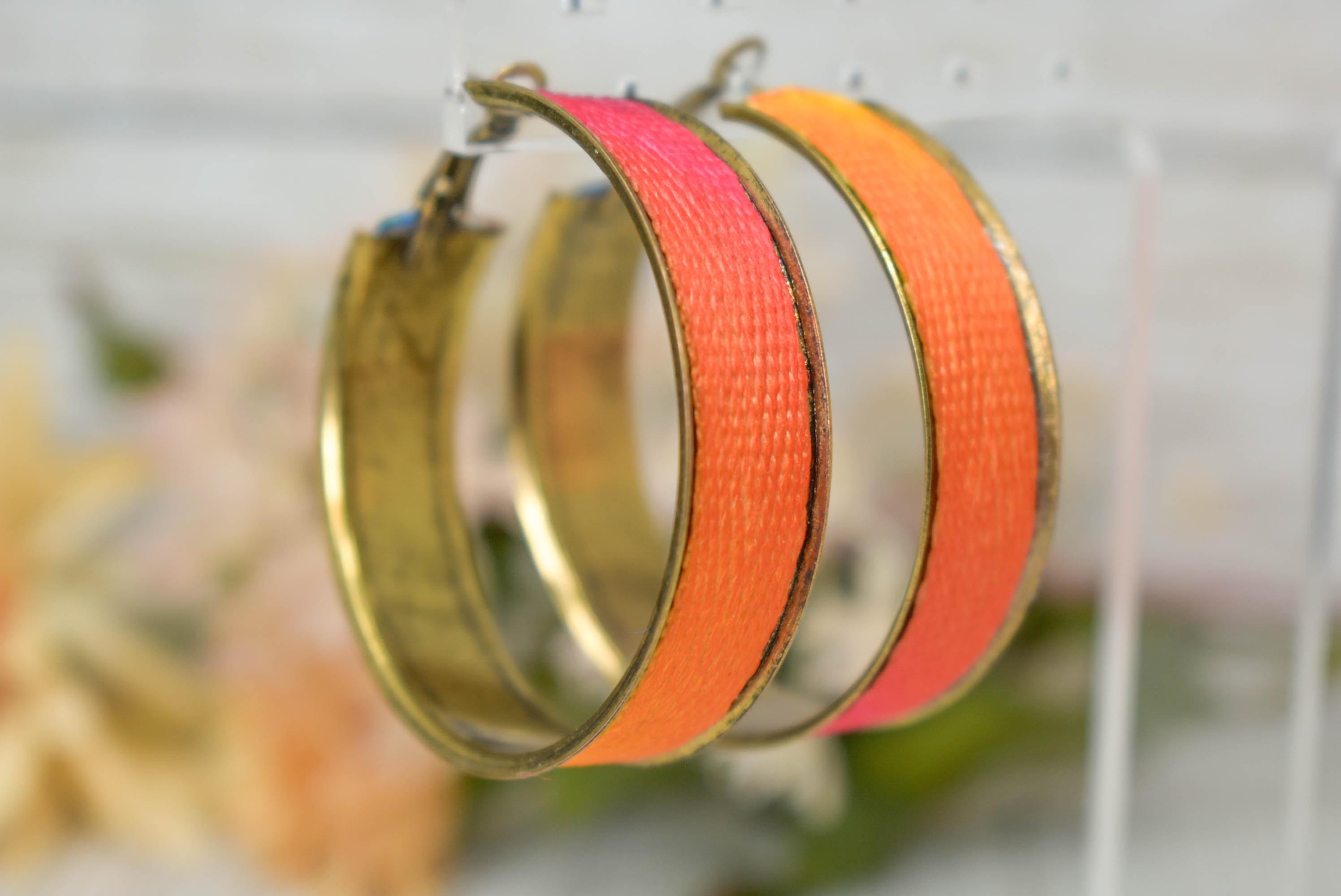 Statement Retro Ombre Gradient Multicolor Fabric Boho Antique Look Lever Back Hoop Earrings Women Gifts Costumes Bachelorette