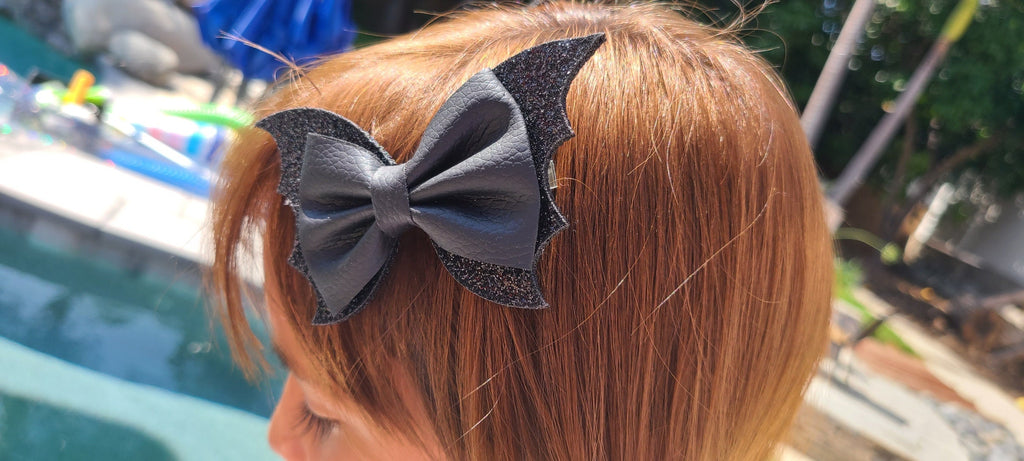 Emo Goth Punk Black Glitter Bat Wing Shape Halloween Bow Hair Barrette Set Girls Women Holiday Hair Accessory Hair Clip