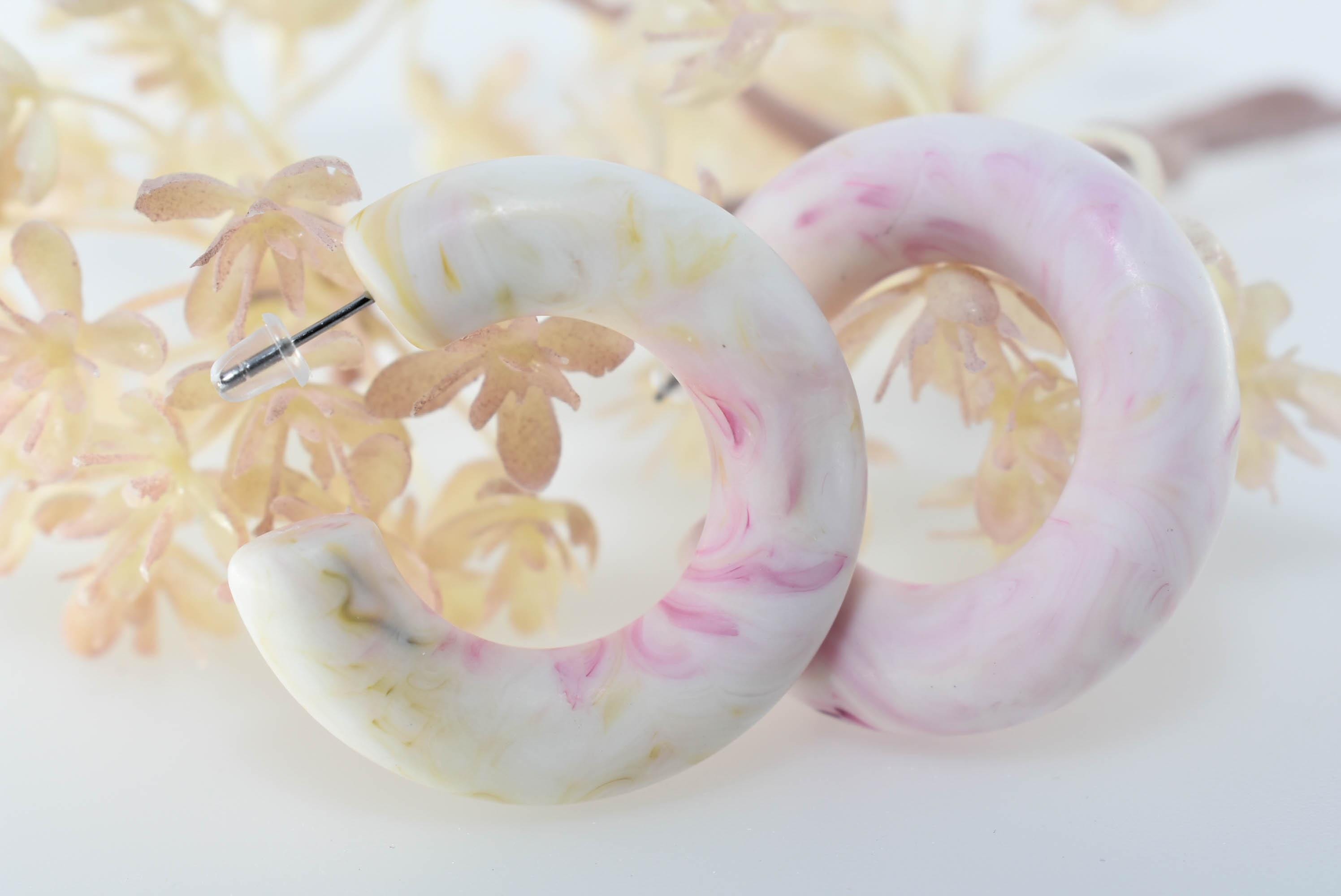 White Marbled Color Bohemian Retro Lightweight Lucite 1.5" Semi Chunky Hoop Earrings Womans Gift Dress Night Out