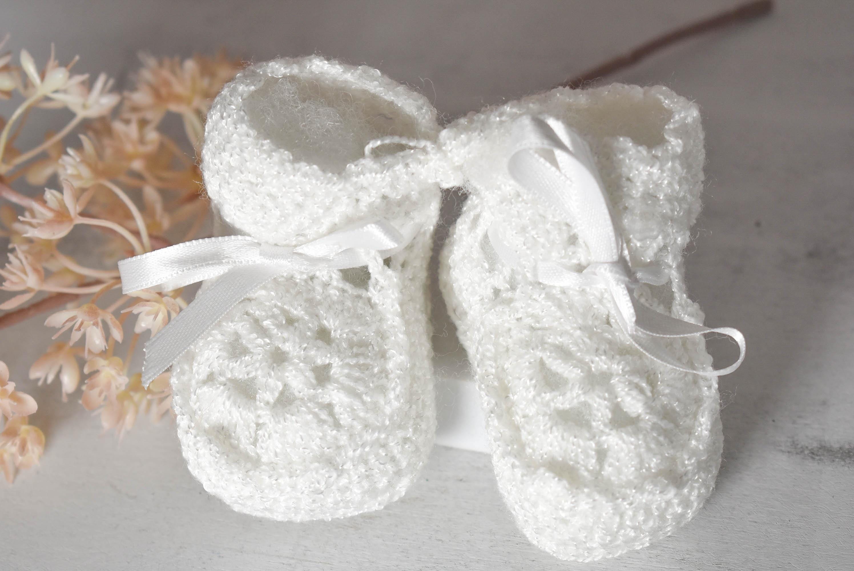 White Handknit Loose Knit Baby Footies 0-3 Months Newborns Mexican Knit Babies