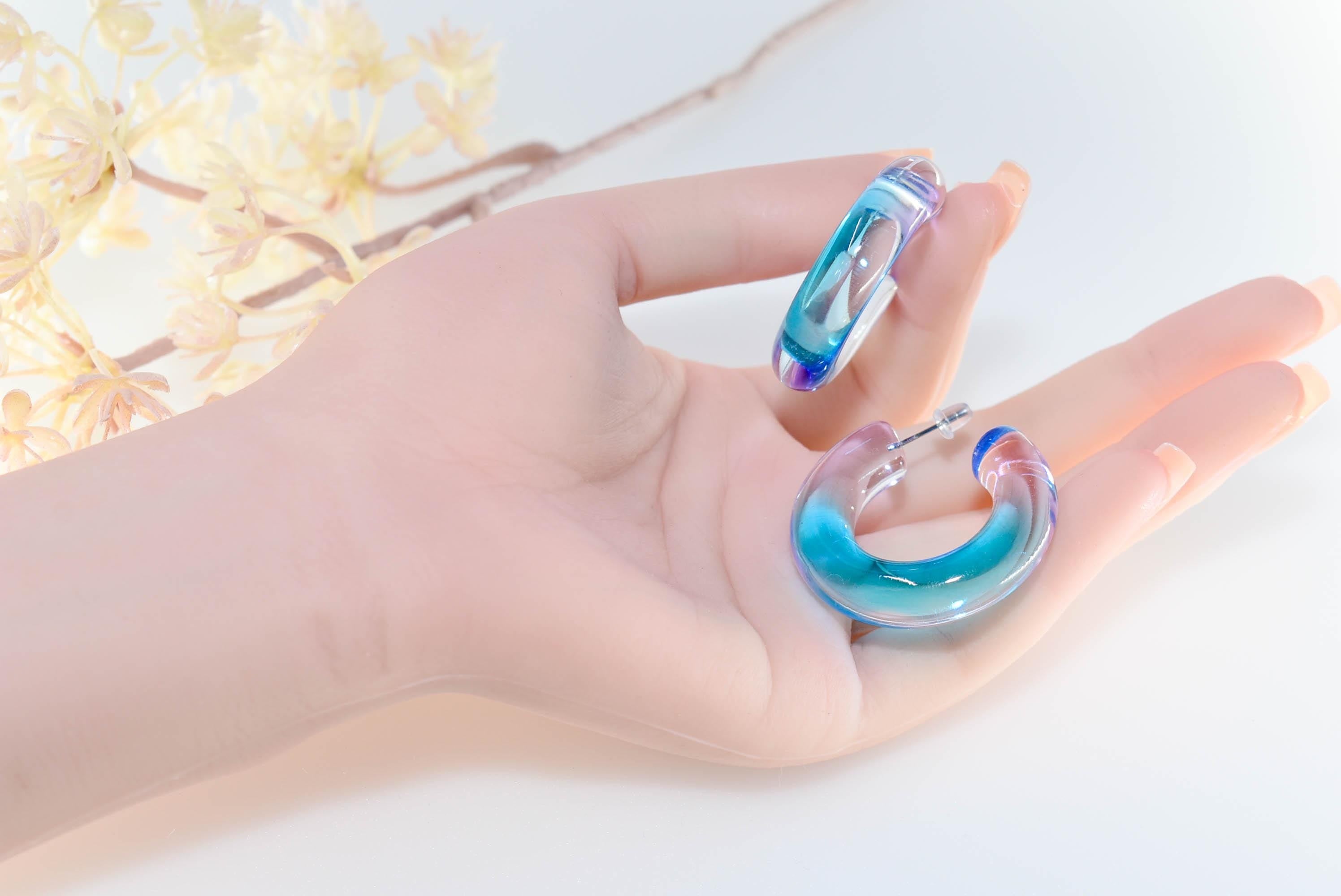 Translucent Gradient Blue Purple Retro Boho Semi Chunky Lucite Ombre Jelly 1.5" Hoop Earrings